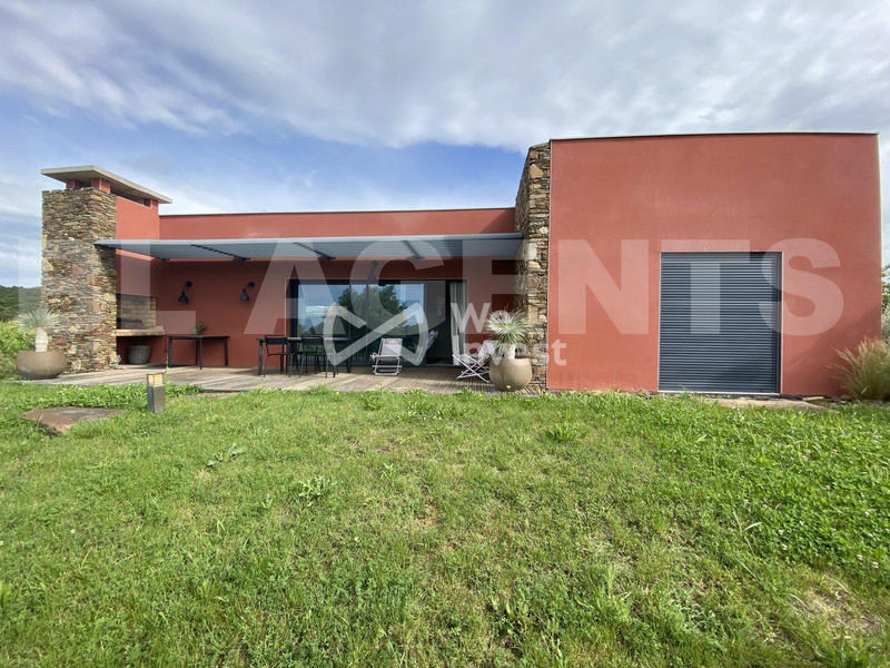 Maison - 1 000 m² - 4 pièces