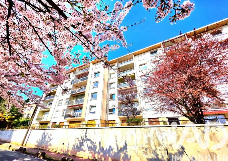 Appartement - 93 m² - 5 pièces