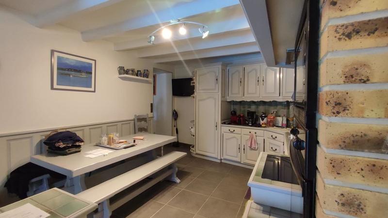 Maison - 240 m² - 11 pièces