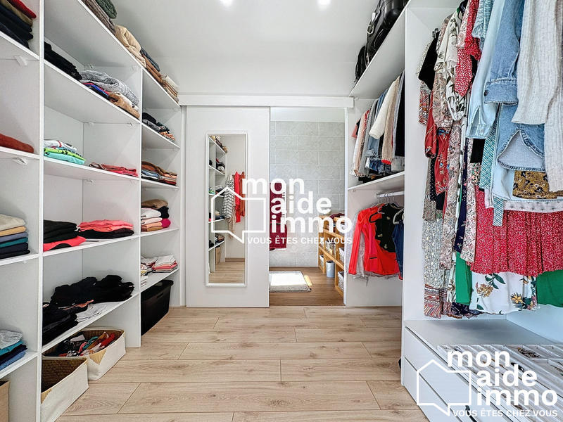 Maison - 260 m² - 8 pièces