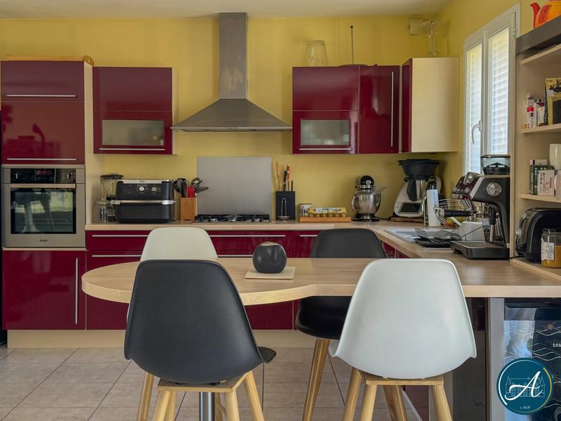 Maison traditionnelle - 140 m² - 6 pièces