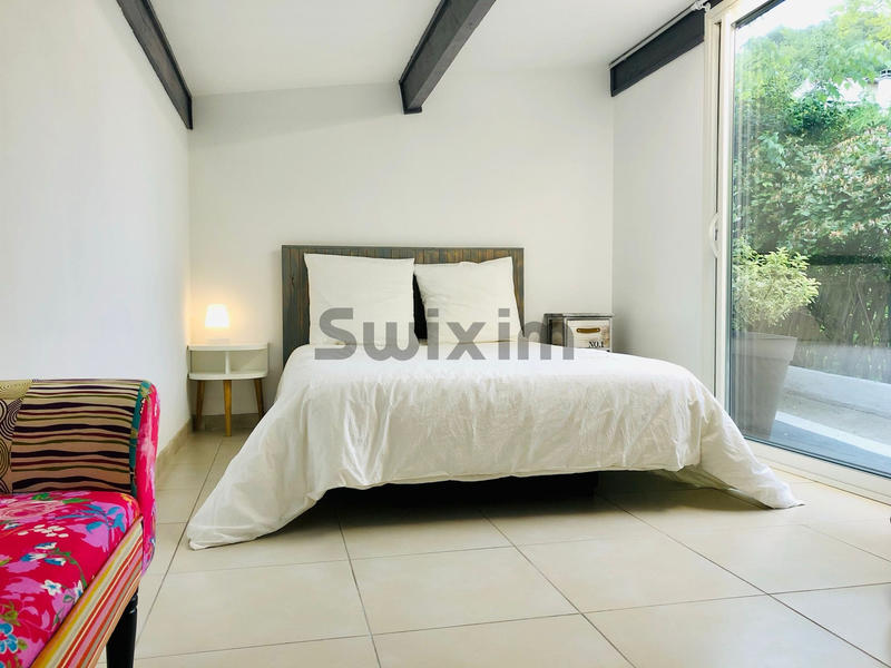 Propriété - 302 m² - 10 pièces