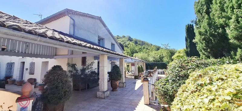 Maison de village - 249 m² - 12 pièces