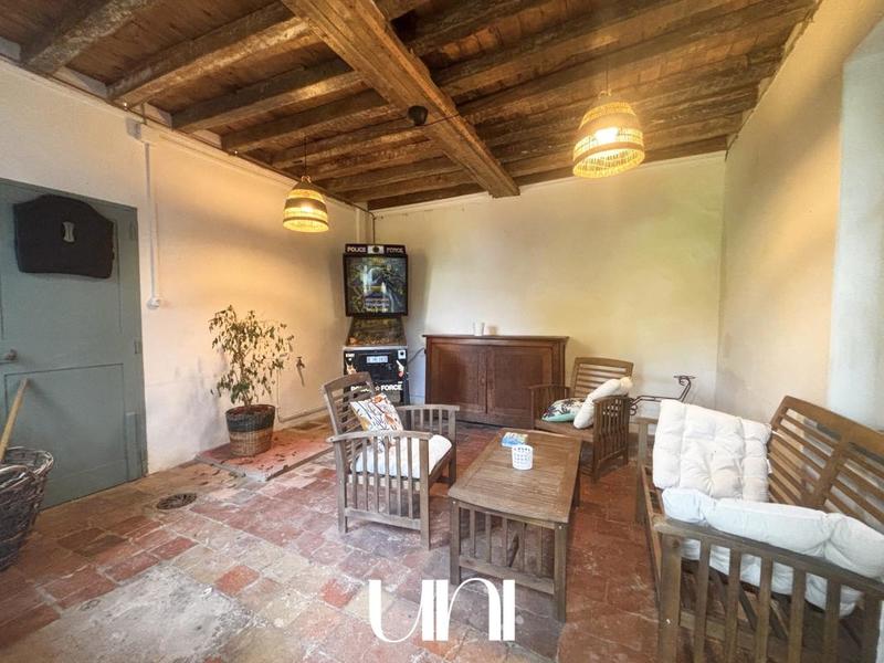 Maison - 450 m² - 16 pièces