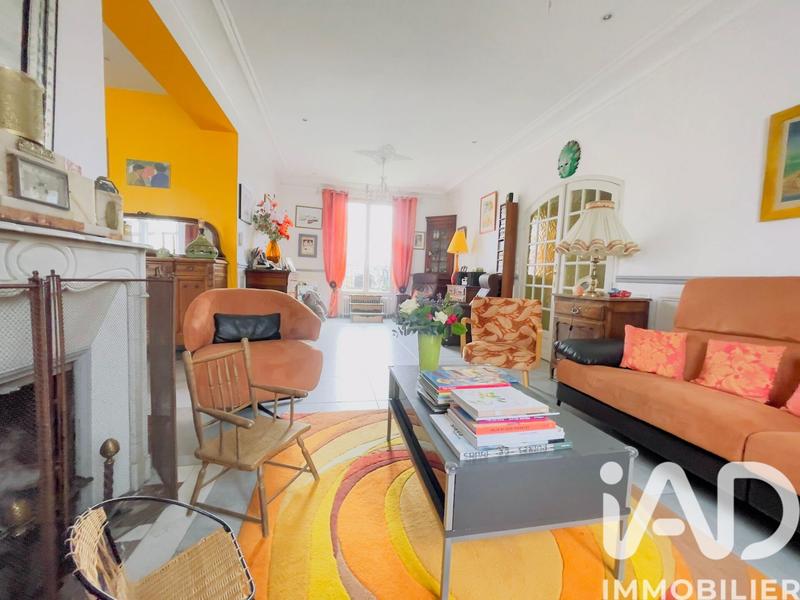 Maison - 246 m² - 10 pièces