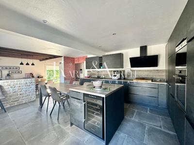 Maison - 178 m² - 5 pièces