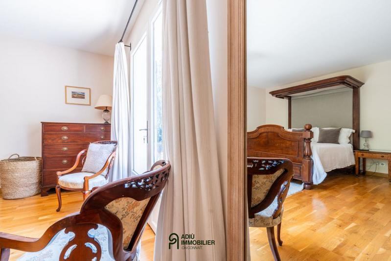 Villa - 417 m² - 11 pièces