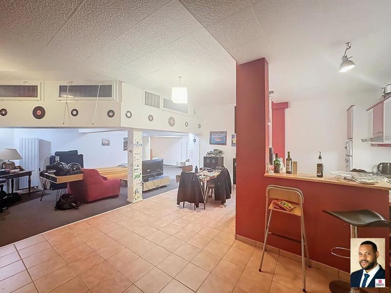 Appartement - 460 m² - 8 pièces