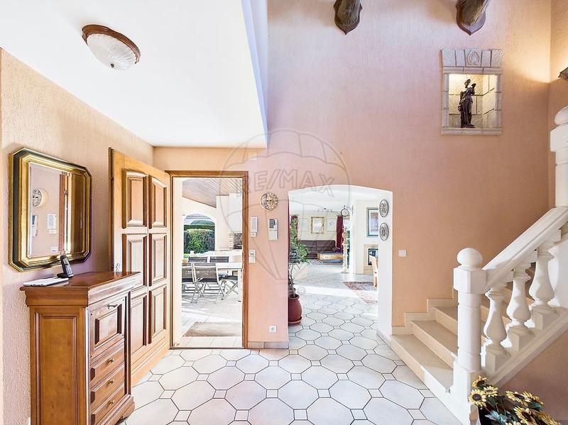 Villa - 177 m² - 6 pièces