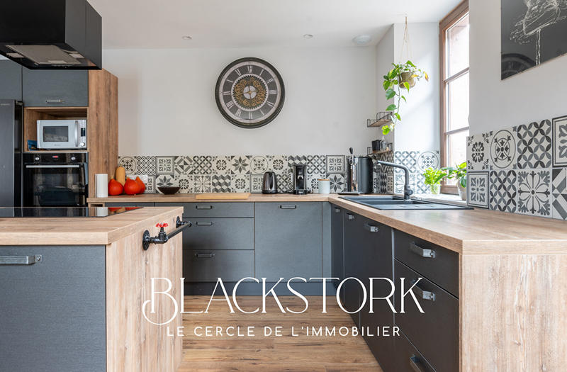 Maison - 196 m² - 7 pièces