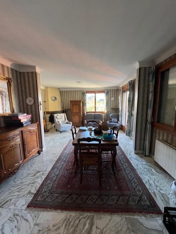 Maison - 161 m² - 7 pièces