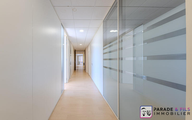 Bureau - 476 m² - 17 pièces
