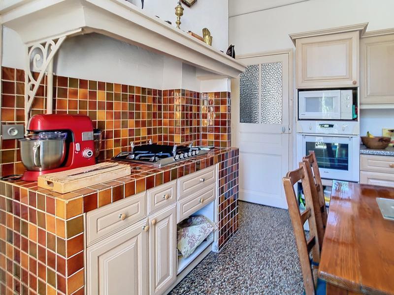 Appartement bourgeois - 144 m² - 6 pièces