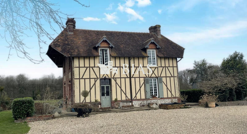 Maison ancienne - 260 m² - 11 pièces