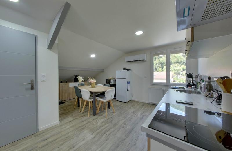 Maison traditionnelle - 228 m² - 8 pièces