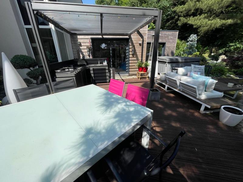 Maison - 240 m² - 5 pièces