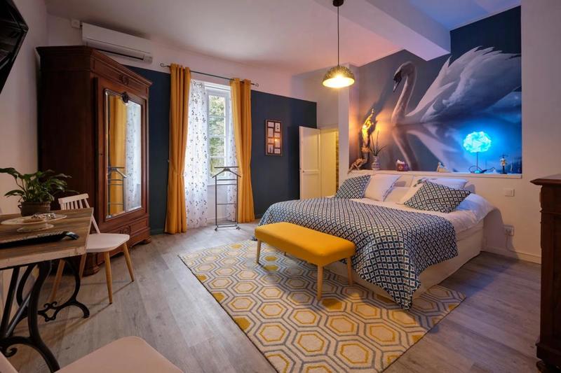 Propriété - 590 m² - 5 pièces