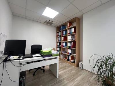 Bureau - 212 m² - 9 pièces