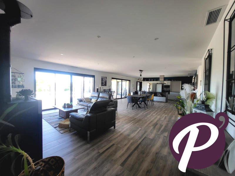 Maison - 183 m² - 5 pièces