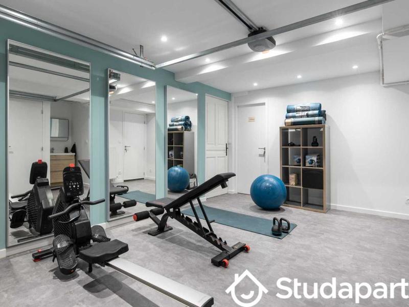 Appartement - 240 m² - 1 pièce