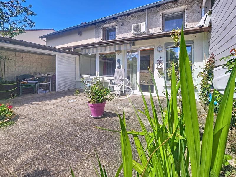 Maison - 104 m² - 5 pièces