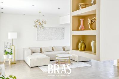 Maison - 150 m² - 8 pièces