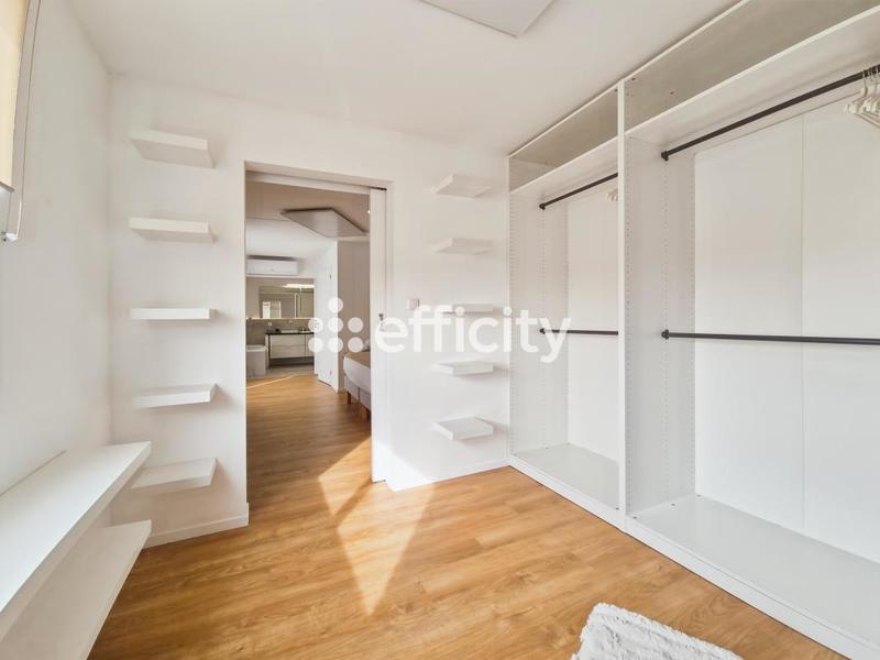 Villa - 208 m² - 9 pièces