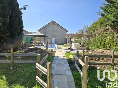 Maison - 220 m² - 7 pièces