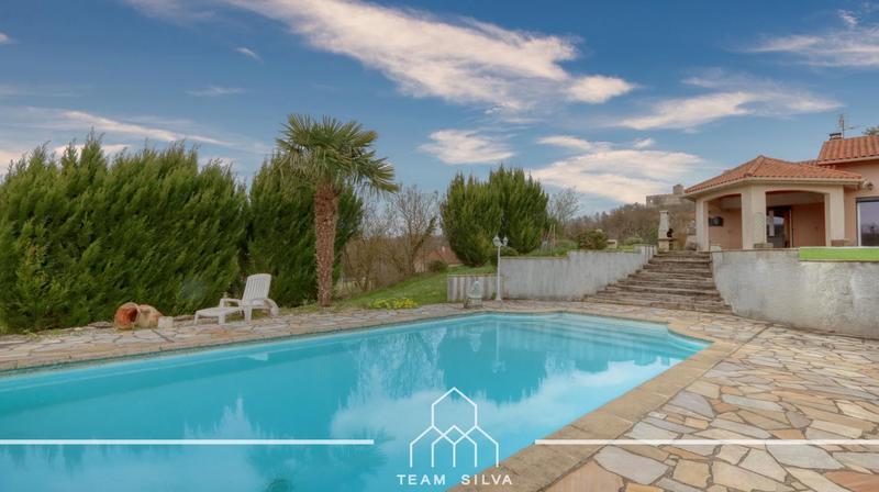 Maison - 200 m² - 5 pièces