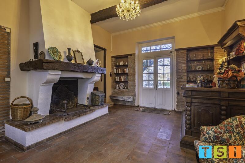 Maison - 250 m² - 7 pièces