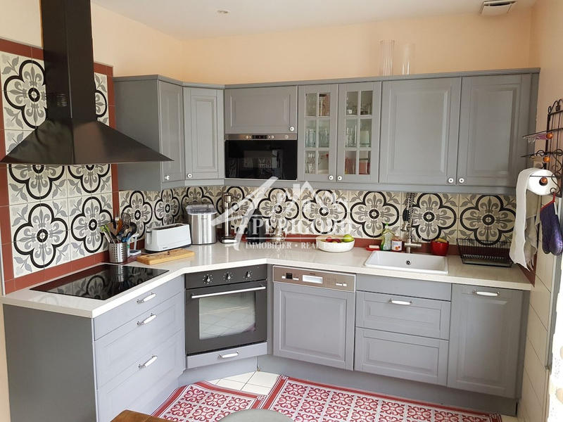 Maison - 250 m² - 12 pièces