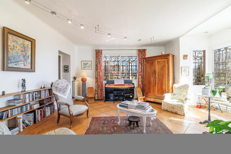 Maison - 205 m² - 6 pièces