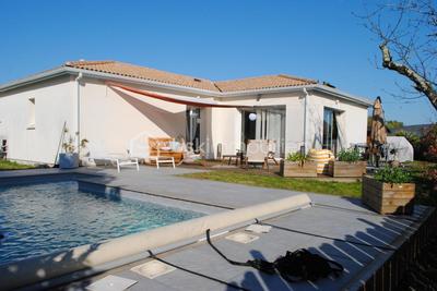 Maison traditionnelle - 110 m² - 4 pièces