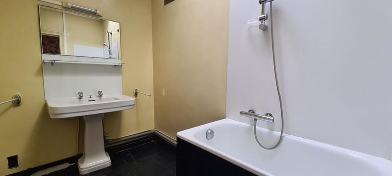 Maison - 215 m² - 9 pièces