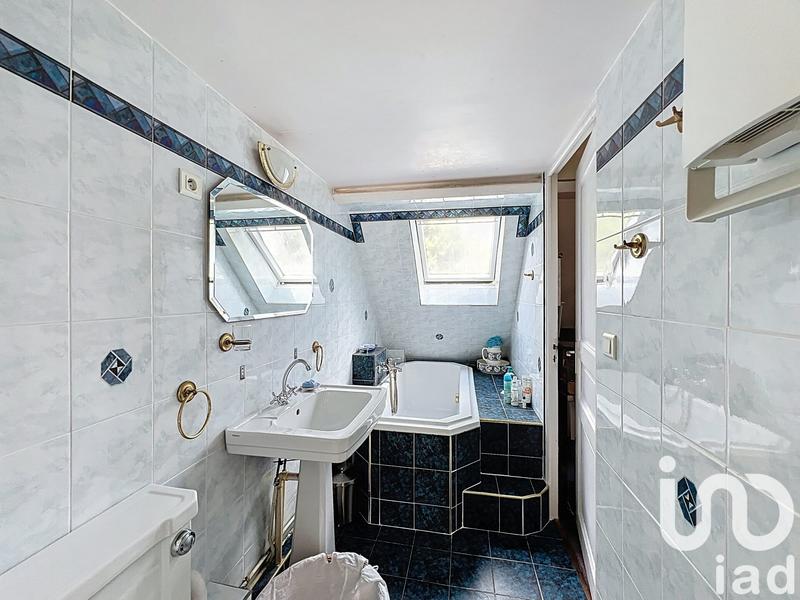 Maison - 186 m² - 8 pièces