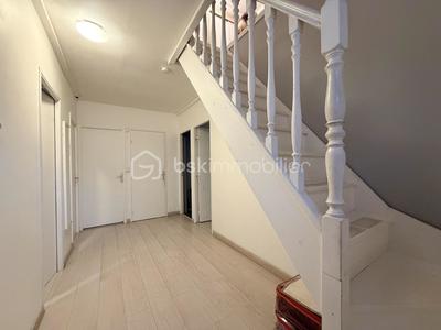 Maison traditionnelle - 112 m² - 6 pièces