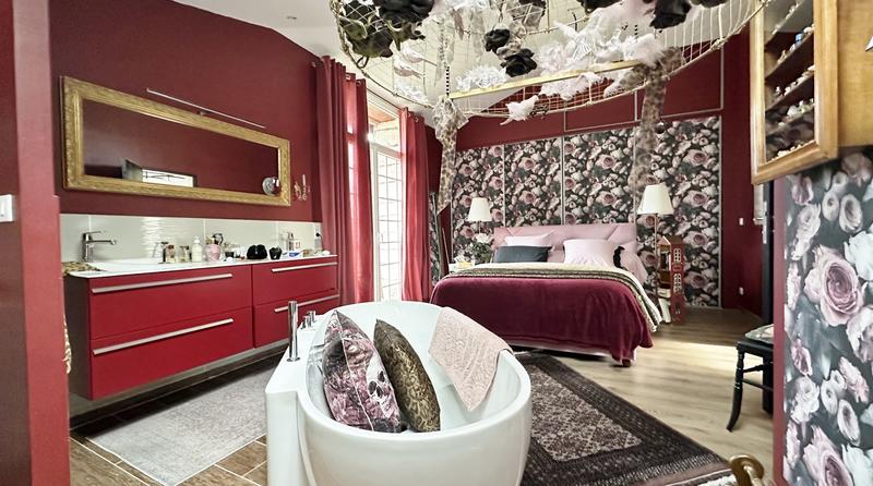 Maison - 230 m² - 7 pièces