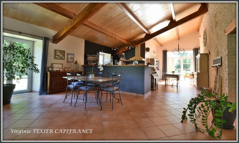 Longère - 327 m² - 10 pièces