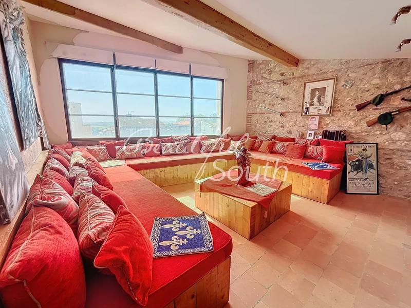 Maison de village - 296 m² - 6 pièces