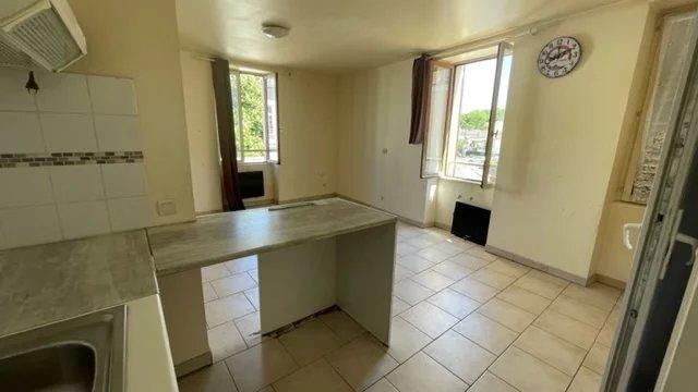 Immeuble - 84 m² - 3 pièces