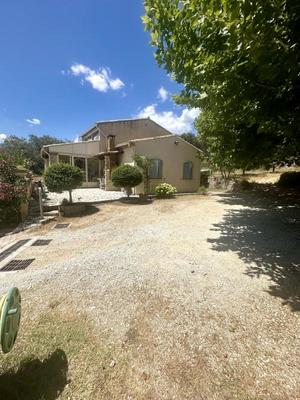 Villa - 185 m² - 7 pièces