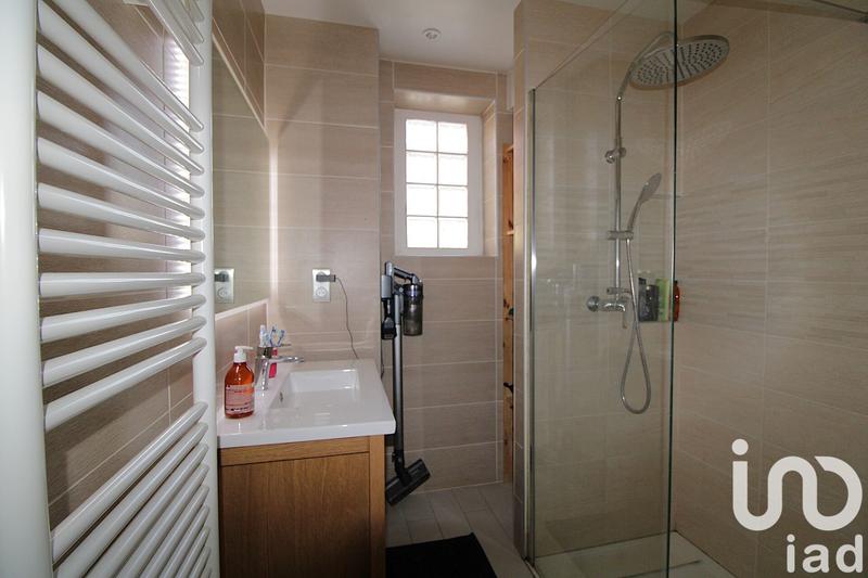 Maison - 200 m² - 8 pièces