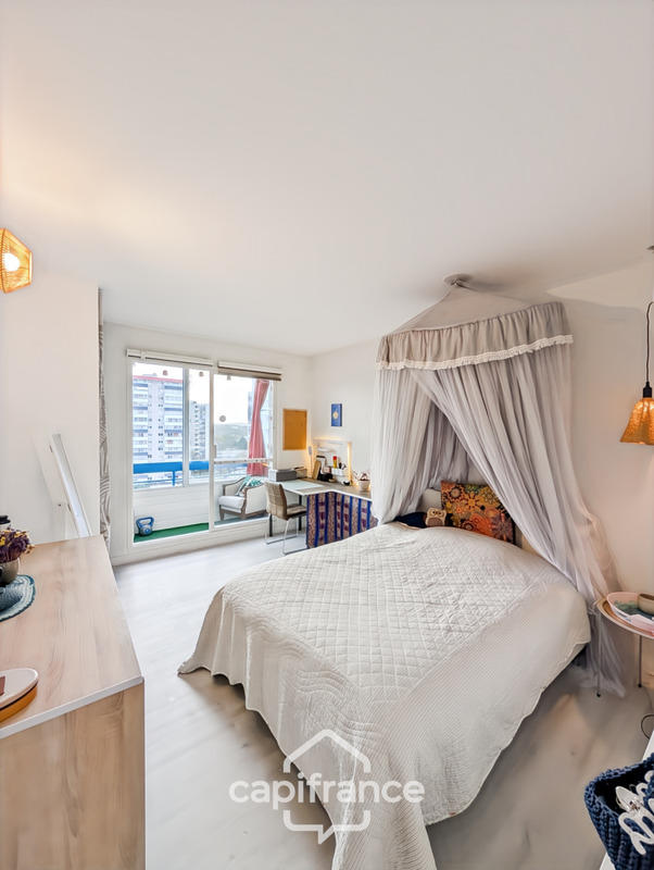 Appartement - 80 m² - 5 pièces