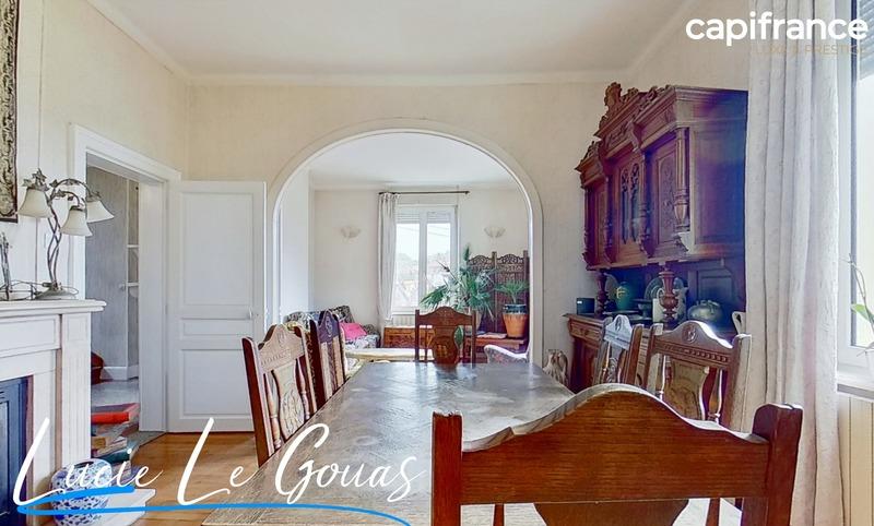 Demeure - 181 m² - 8 pièces