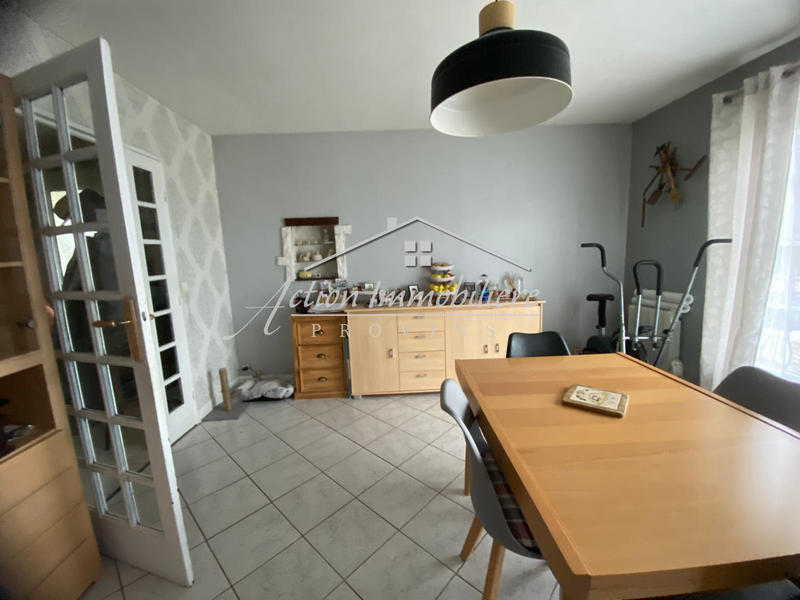 Maison - 92 m² - 5 pièces