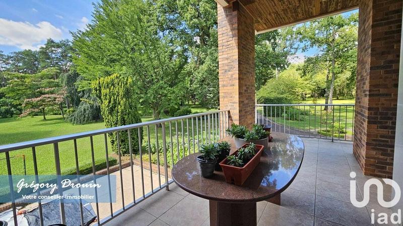 Maison - 668 m² - 10 pièces