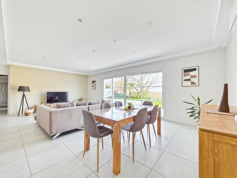 Maison - 137 m² - 6 pièces