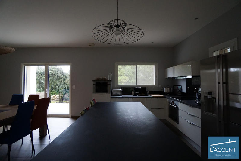 Villa - 183 m² - 6 pièces