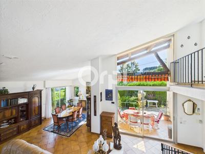 Maison - 192 m² - 5 pièces