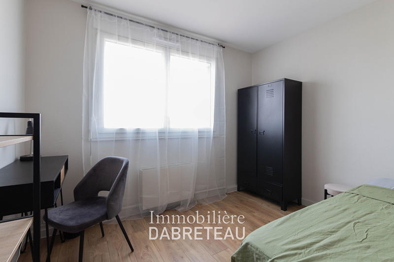 Chambre - 107 m² - 7 pièces